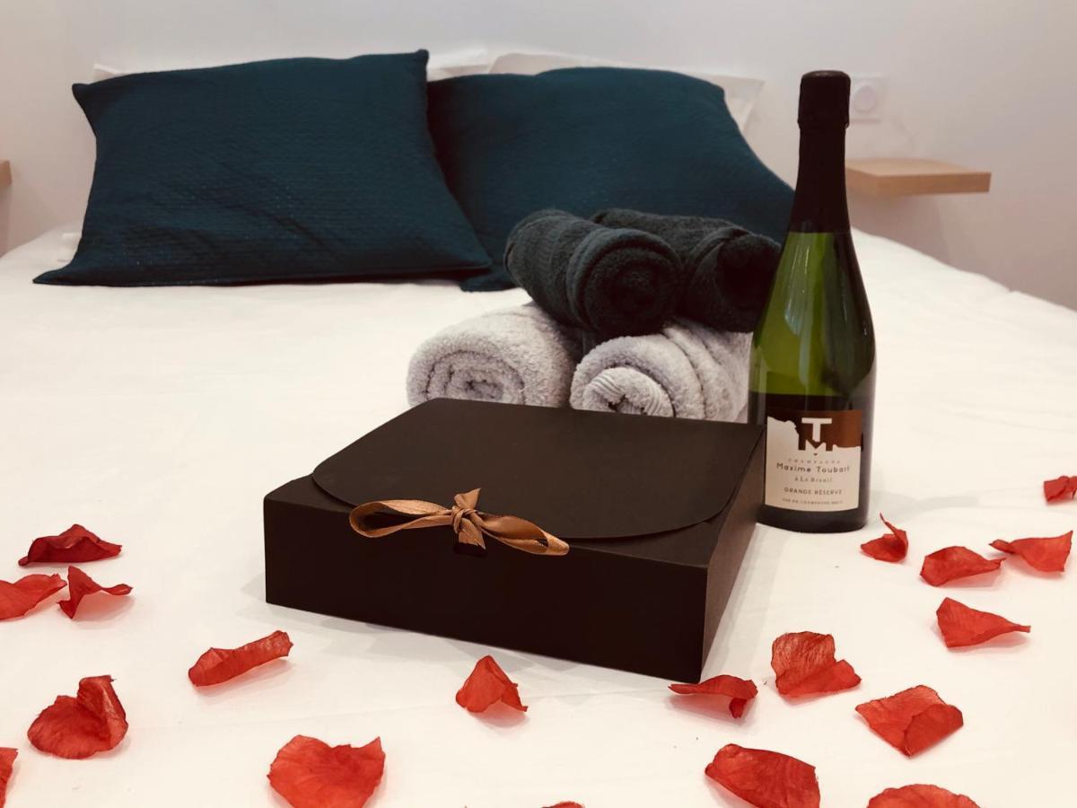 Le Moka Charmant Appartement Au Coeur De Ville ニーム エクステリア 写真